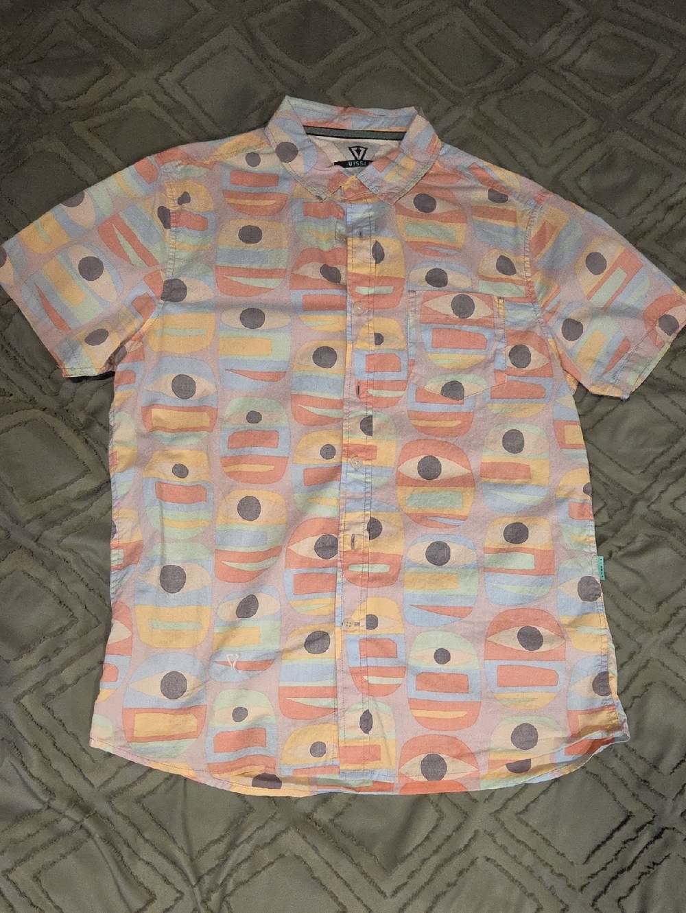 VISSLA Pastel Multicolor "Eyes" Short Sleeve Button-Down Shirt